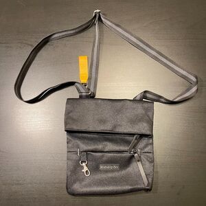 Sherpani Pica Fold Over Crossbody Purse Travel Bag Nylon Pockets Light Black